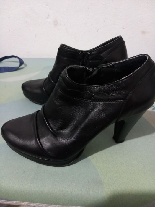 Botins en pele  n 36 (entrepes )