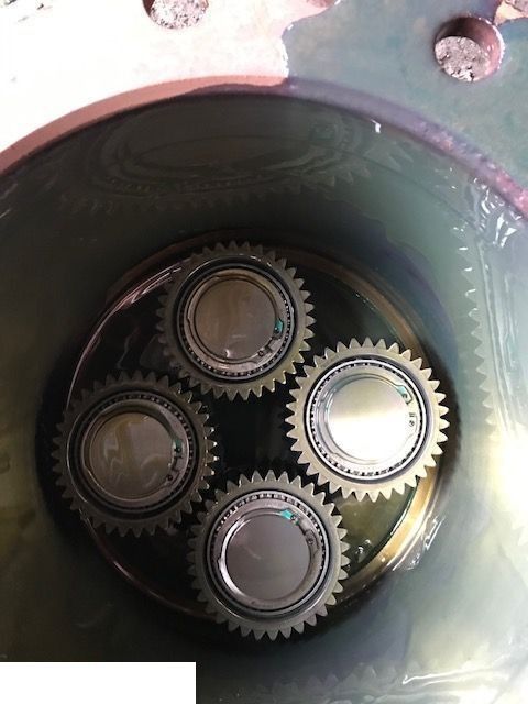 John Deere 7330 | 7530 | 7420 |7430|7520 | 7320 | 7520 -  Atak Zwolnica Przystawka Przedniego Napędu