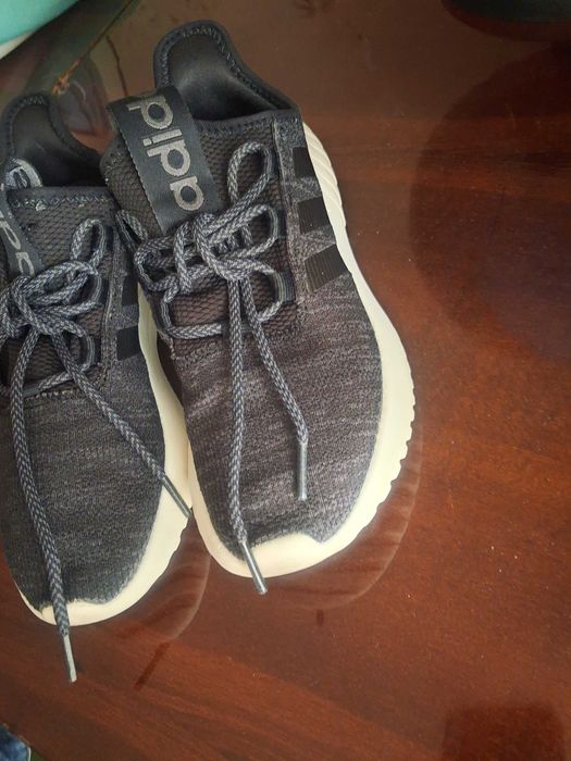 Кросівки adidas (унісекс)