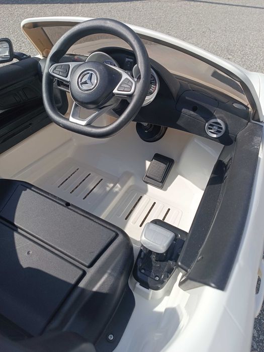 Carro elétrico criança