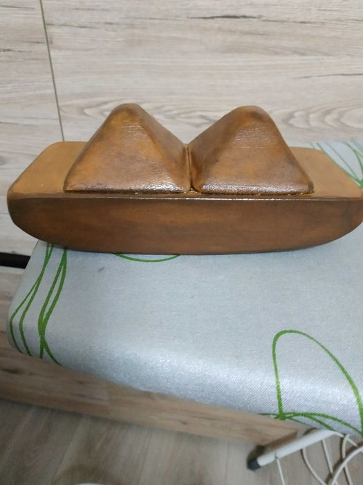 Масажер для правки спини