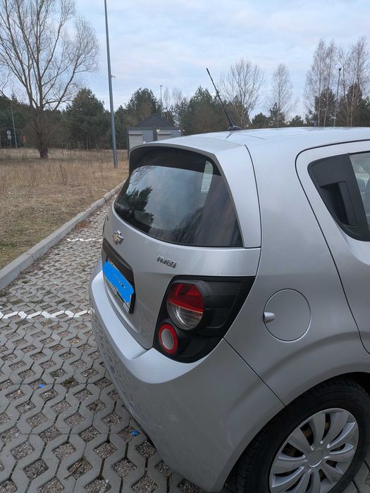samochód chevrolet aveo