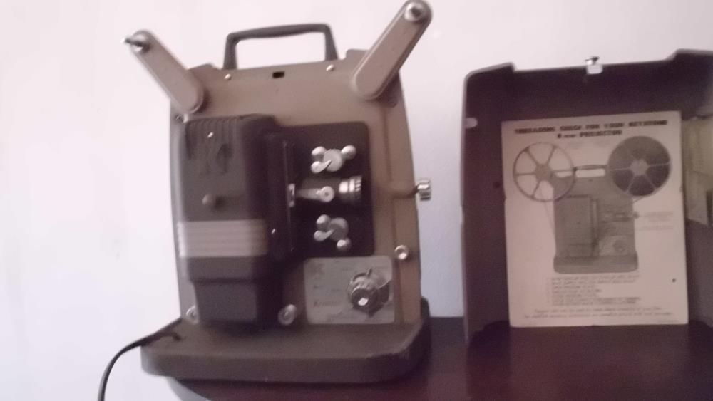 Máquina de projetar filmes 8 mm em fita