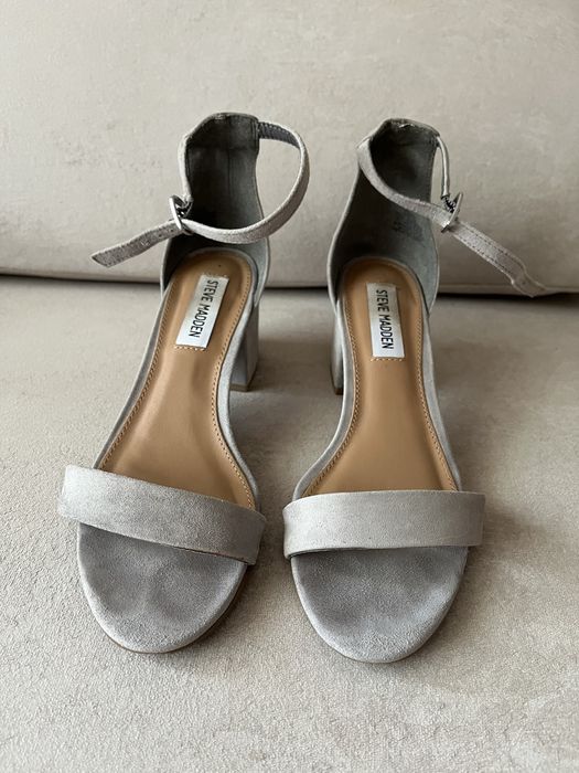 сірі замшеві босоніжки Steve Madden Irenee