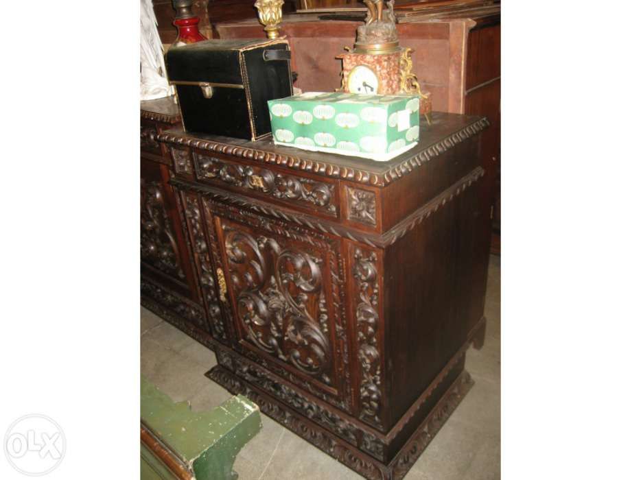 Aparador móvel renascentista