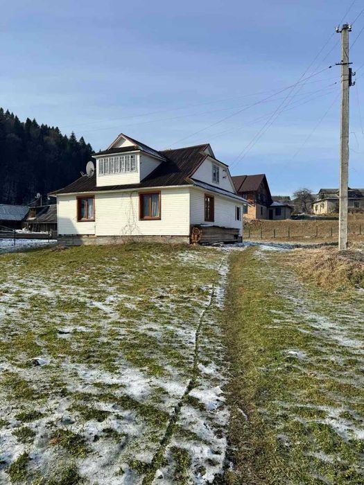 Продається приватний будинок в м.Яремче