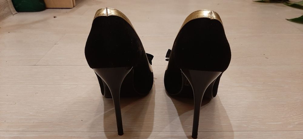 Туфли Vices на высоком каблуке
