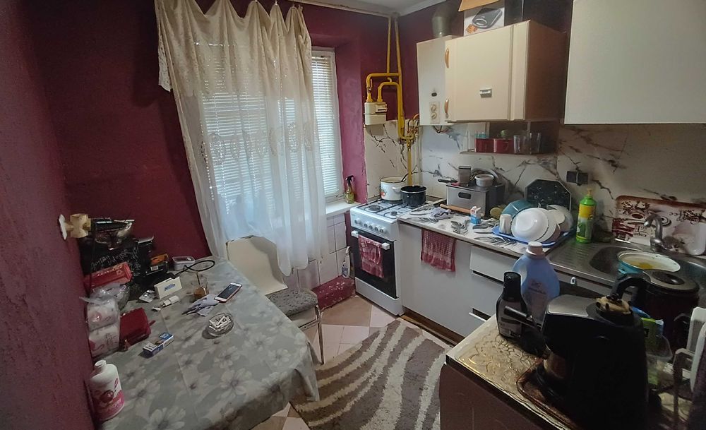 3 кімнатна квартира 60 кв.м. на 1 поверсі, житловий стан (район АТБ)!