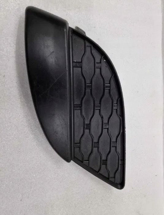 kratka zderzaka lewa przód renault twingo ii 2 zaślepka halogenu halogena