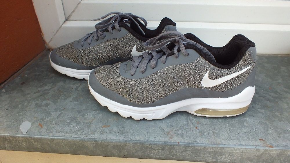 Super buty sportowe marki Nike Air max roz 40,5