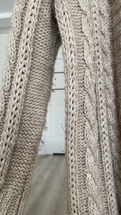 Długi sweter kardigan warkocz – r. uniwersalny 36–40, stan dobry