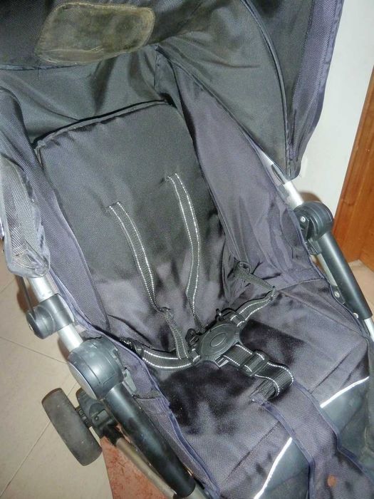 Carrinho de passeio com encosto regulável