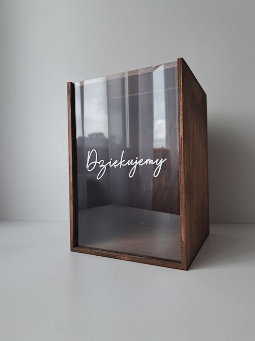 Rustykalne drewniane pudełko na koperty przezroczysty front pleksi