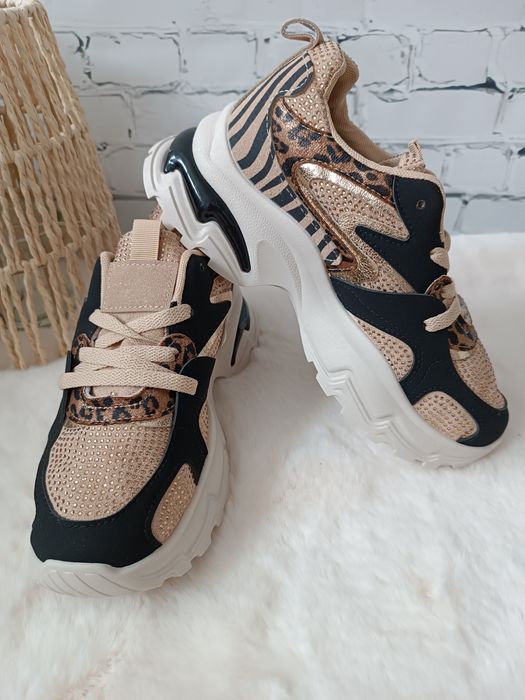 Sneakersy z diamencikami 38