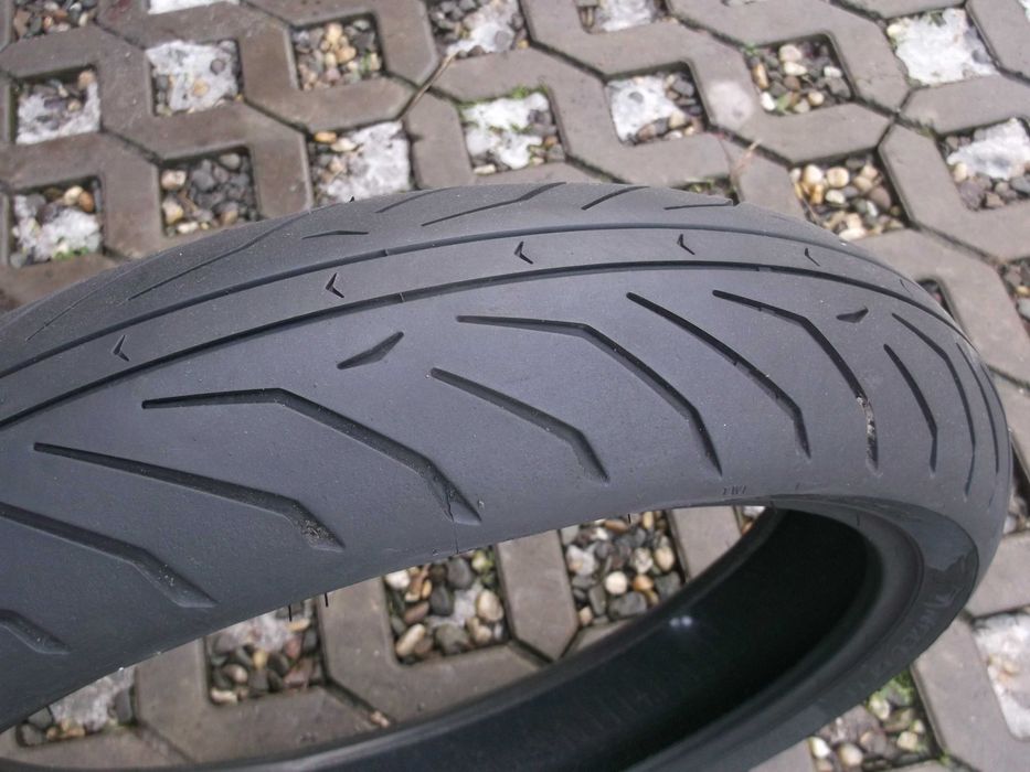 opona 120/60ZR17	58W Pirelli Angel Gt 2 dot3921 3mm zr17 cbr
