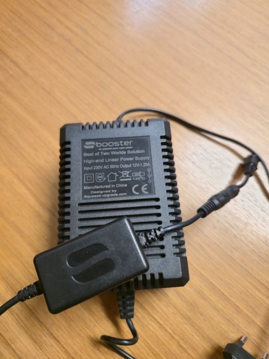 Zasilacz liniowy Sbooster 12V 1,25A.
