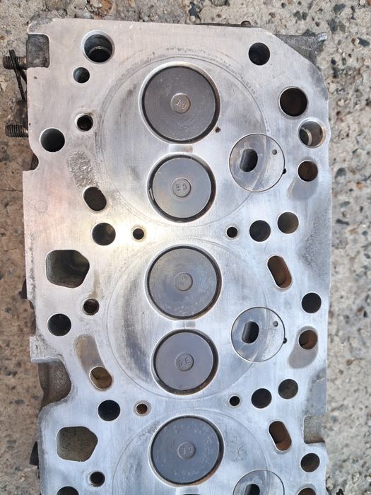 Продам головка блока тойота 2.0дизель 2C