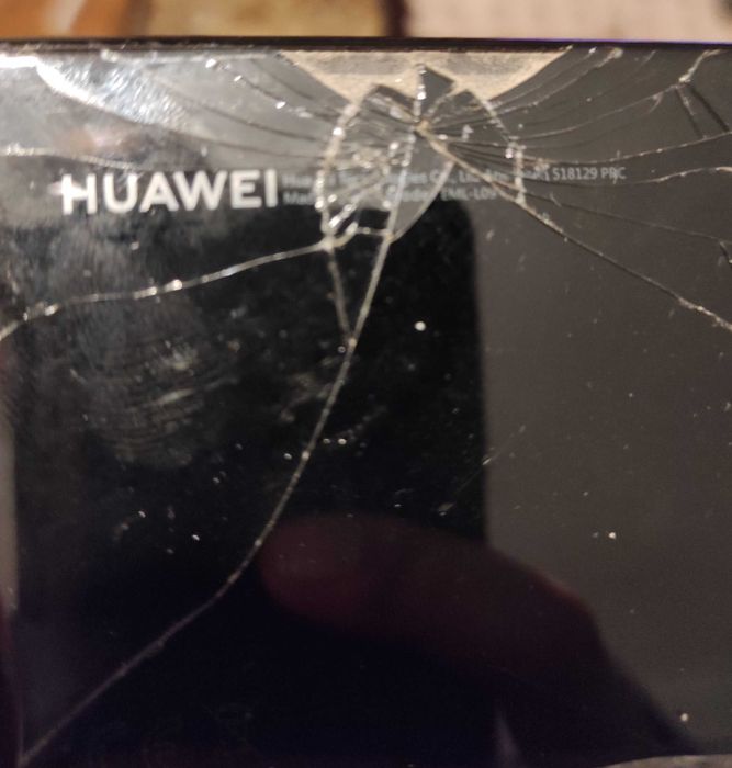 Smartphone Huawei P20 partido