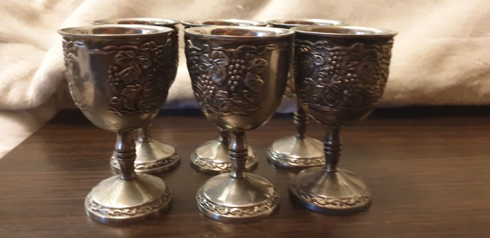 Набір антикварних стопок