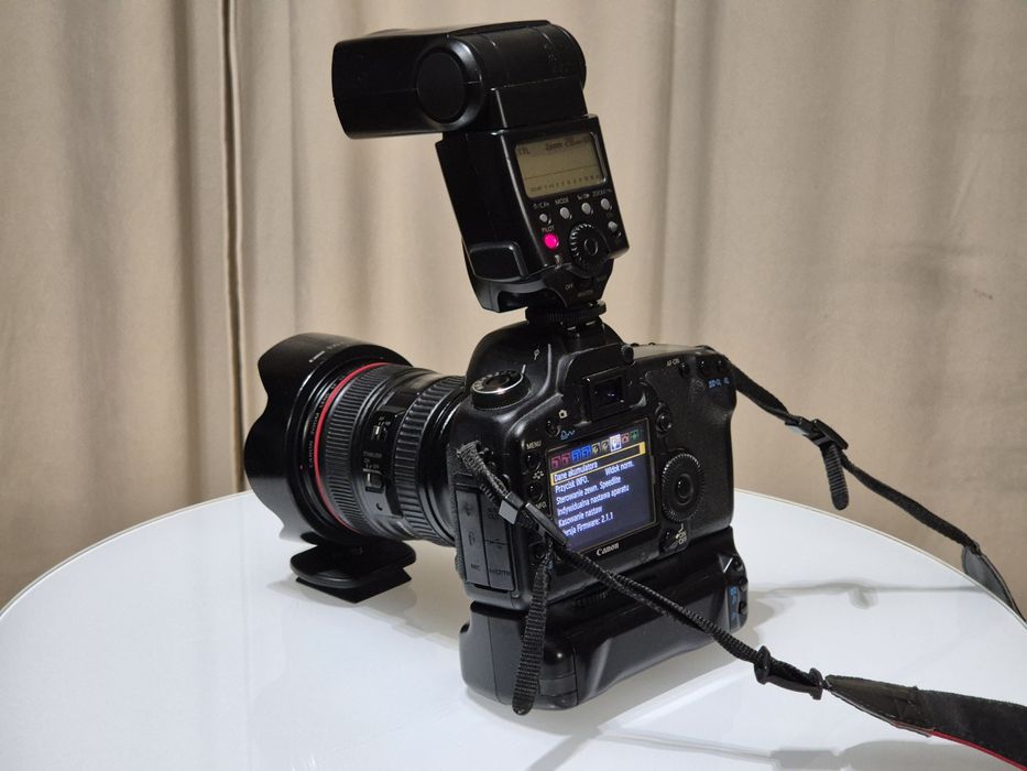 Canon EOS 5D Mark II + EF 24-105mm f/4L IS USM + Speedlite 580EX