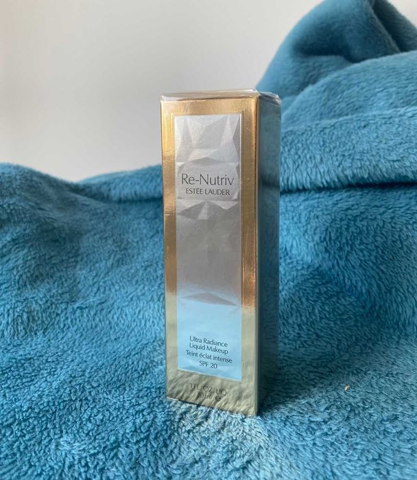 Estee Lauder Re-Nutriv Ultra Radiance Liquid Makeup