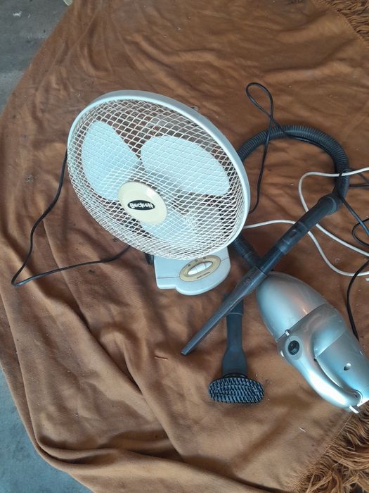 Ventilador pequena a funciona duas velocidades giratória