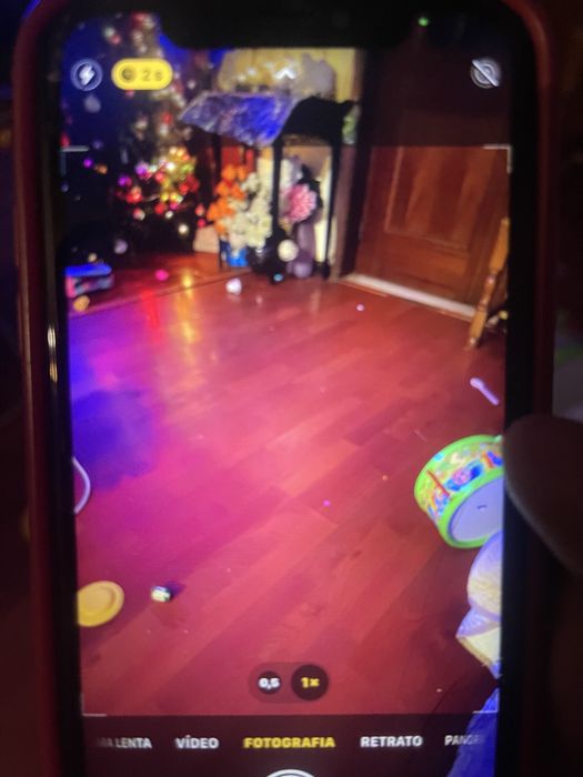 Vendo iphone 11 vermelho