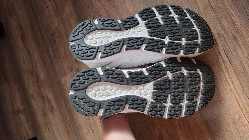 Buty damskie New Balance rozm.40.5