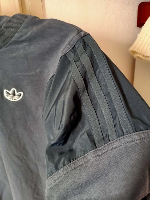 Adidas bluza z długim rękawem i kapturem