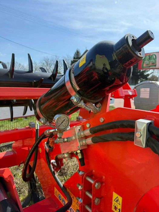 Głębosz pług dłutowy ATTILA 250/5 HYDRO Maschio Gaspardo od ręki