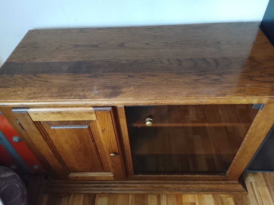 Sprzedam drewnianą komode