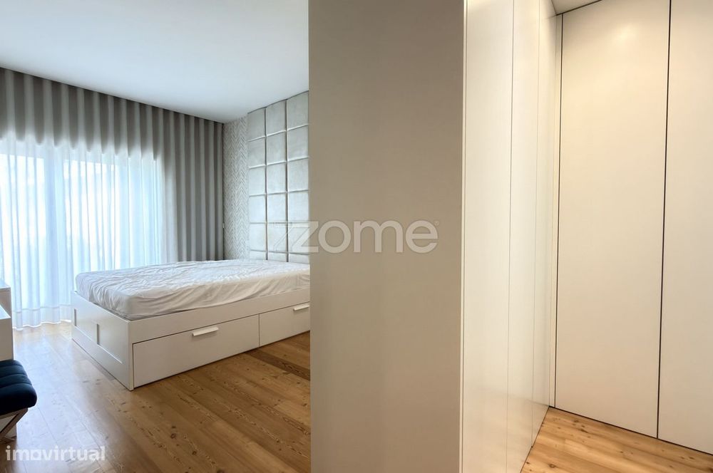 Apartamento T3 com lugar de garagem e varanda em S. Vitor.