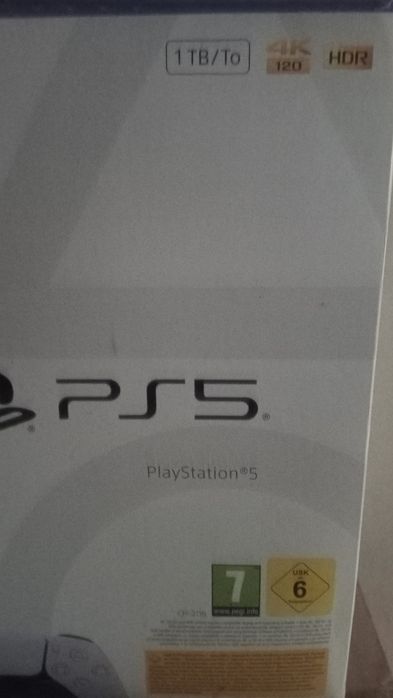 Playstation 5 slim com entrada de disco e monitor gigabyte 180hz