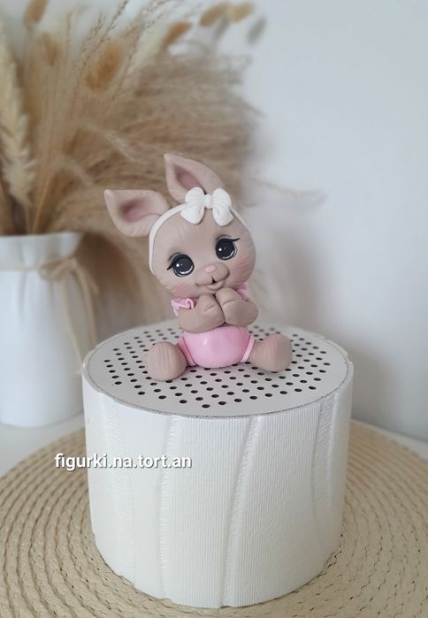 Figurka króliczek z masy cukrowej