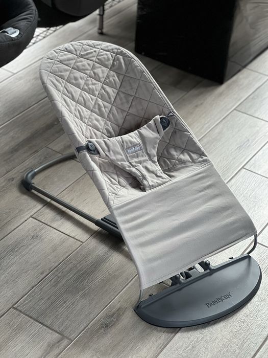 Шезлонг дитячий  babybjorn