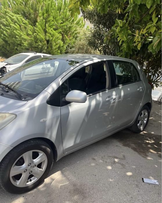 Toyota  yaris ano 2006 foto 2