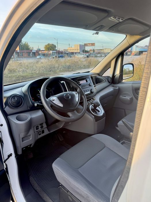 Nissan e - NV 200