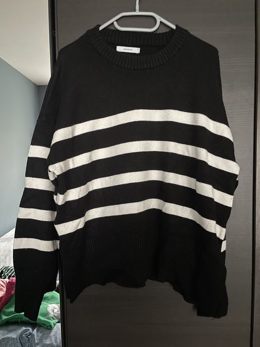 Sweter w paski reserved