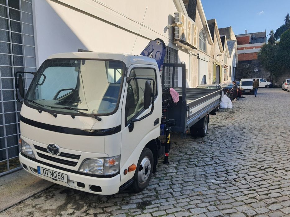 Aluguer de Carrinha com Grua e atrelado de 5,5 metros Com Motorista