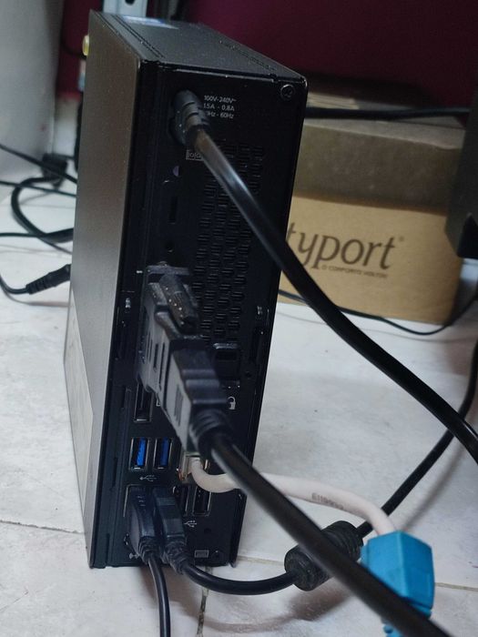 Fujitsu ESPRIMO i3-9100T RAM 8GB SSD 240Gb PC