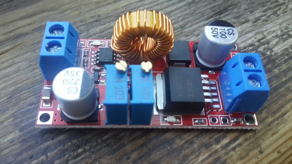 Понижающий преобразователь 5 ~ 32 В Выходной ток: 0-5 А