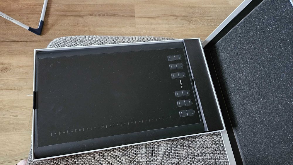 Nowy tablet graficzny profesjonalny. Prezent dla dzieci