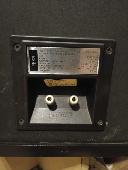 Colunas Philips modelo FB820