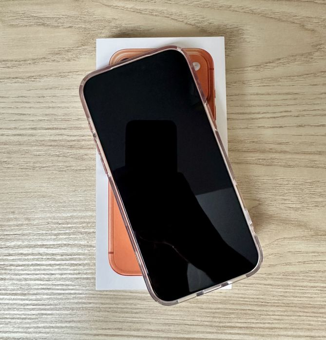 Iphone 17 pro max kosmiczny pomarańcz