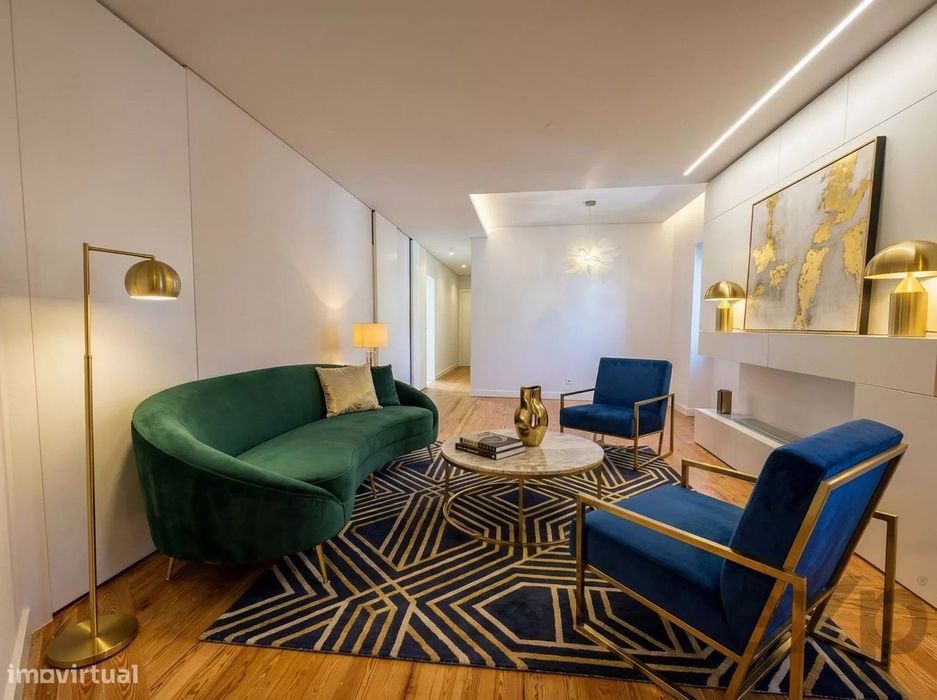 Apartamento T3, como 1 vivenda no centro de Paço de Arcos