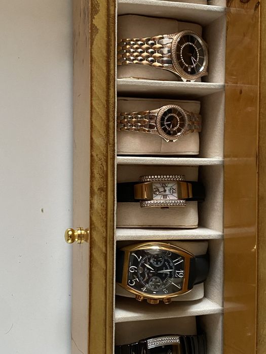 Часы наруччные