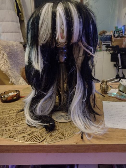 Peruka damska biało czarna