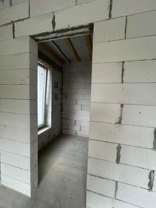 Продаж СУЧАСНОГО  ОСОБНЯКА  з ГАРАЖЕМ  та власною ділянкою 5 соток