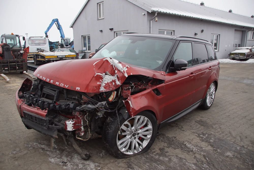 Auto na części - Land Rover Range Rover Sport II L494 3.0 SDV6 292 KM 306DT 8HP70 944 2013R Silnik Skrzynia Drzwi Błotnik Klapa Zderzak Lampa Lusterko Klamka Szyba Deska Kokpit Sterownik Moduł Czujnik Licznik Wyświetlacz Panel Kierownica