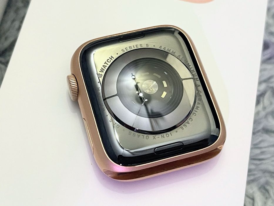 Apple Watch 5 (44 mm) идеал, комплект! А2093